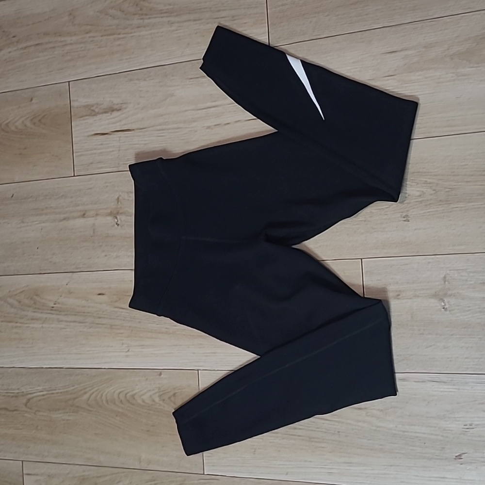 Nike  Black and White Leggings Size Xs - Picture 2 of 6